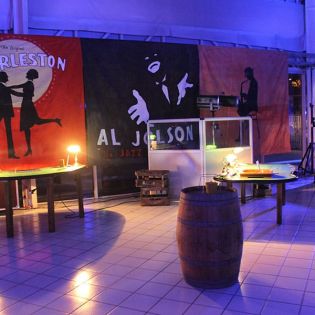 Barrique : décor dans une soirée prohibition