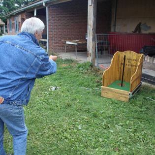 Lancer de fer à cheval : en extérieur