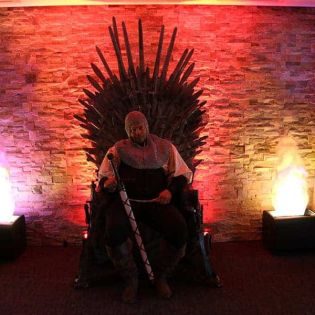 Trône de fer : version en lumière