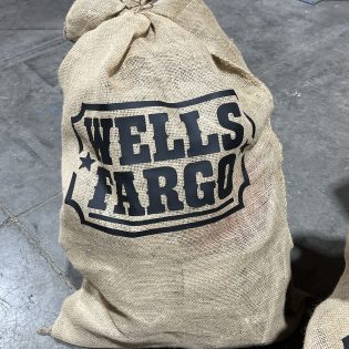 Sac décoratif Far-West en toile de jute pour scénographie western